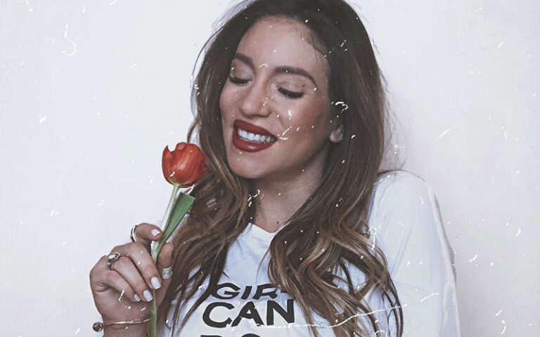 Η Αθηνά Οικονομάκου έγινε… ξανθιά – Η μεγάλη αλλαγή στα μαλλιά της (ΦΩΤΟ)