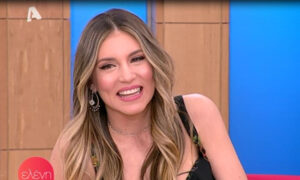 Αθηνά Οικονομάκου:Η γέννα, τα κιλά που πήρε και σε ποιον μοιάζει το μωρό(BINΤΕΟ)