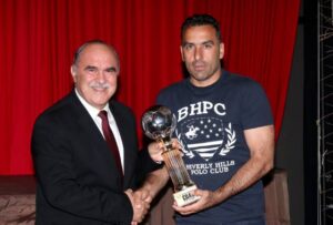 O Σοφρώνης το ''σήκωσε'' ξανά (ΒΙΝΤΕΟ)