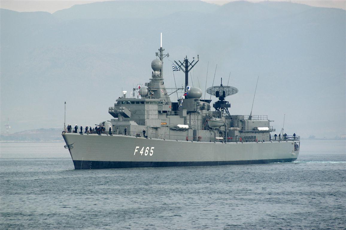 Τουρκικό εμπορικό «ακούμπησε» την κανονιοφόρο Αρματωλός ανοικτά της Λέσβου