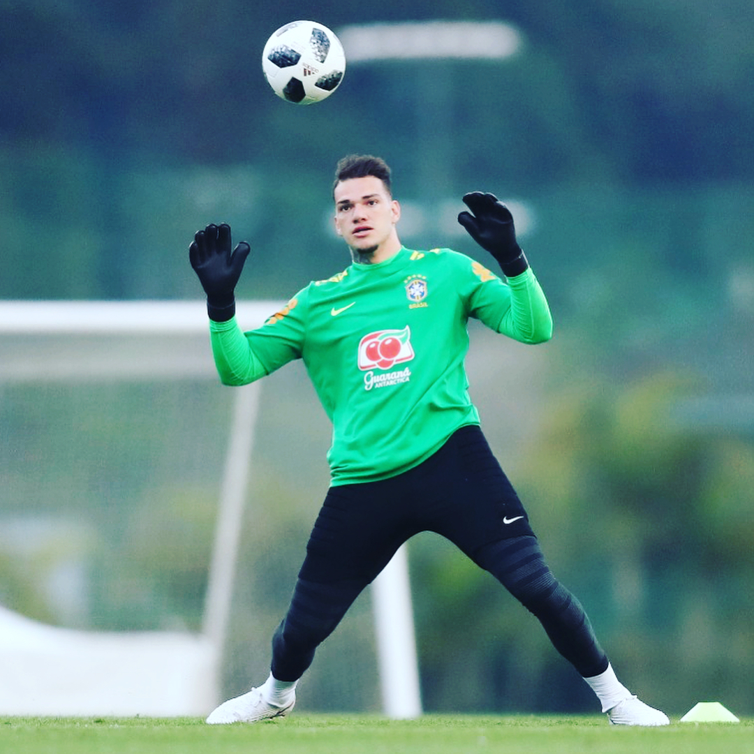 Ο Έντερσον μιλά για το Θεό και οι Αρειανοί κατεβάζουν καντήλια (BINTEO)