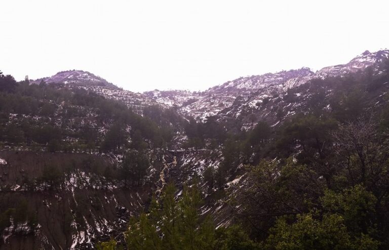 Βροχές και χαλάζι και στο σημερινό "μενού" του καιρού