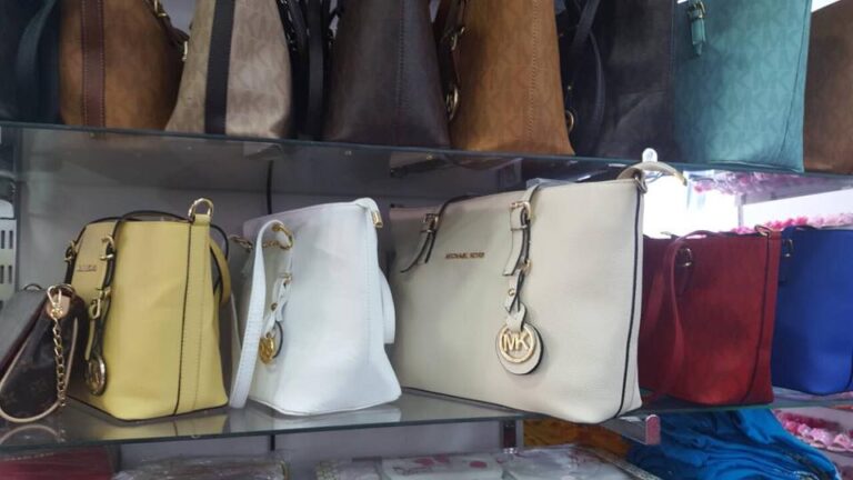 Χιλιάδες προϊόντα-μαϊμού κατασχέθηκαν στην Πάφο (ΦΩΤΟ)