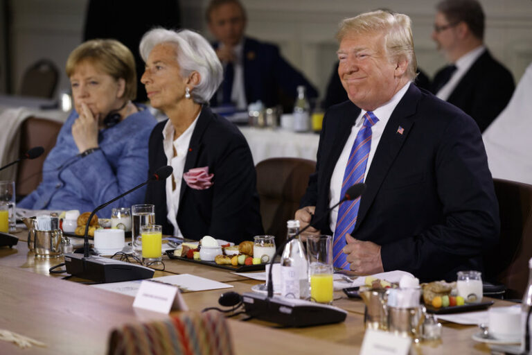 Ντόναλντ Τραμπ: "Αποστολή ειρήνης" η επίσκεψη στη Σιγκαπούρη