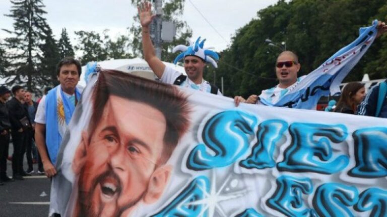 Vamos Argentina με τρομέρο σύνθημα των οπαδών της ! (BINTEO)