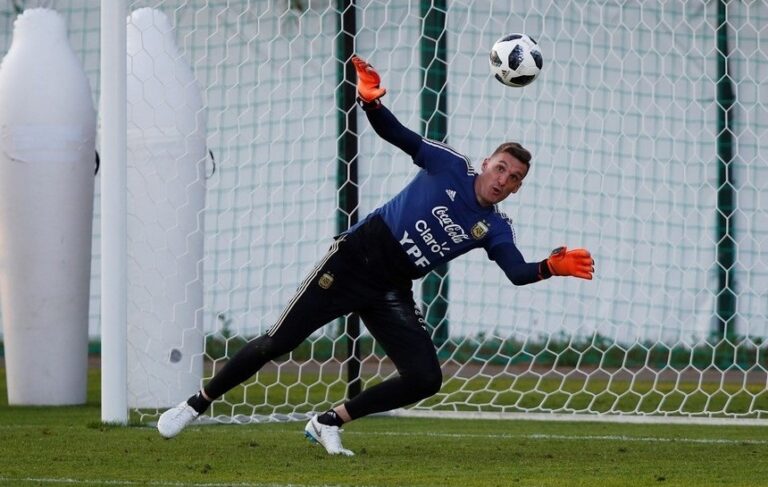 Ο Σαμπάολι θα βάλει στον «τελικό» με Νιγηρία πρωτάρη τερματοφύλακα