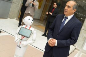 Το ρομπότ Nicky έκλεψε τις εντυπώσεις στη Βουλή