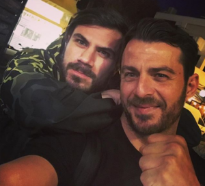 Άκης Πετρετζίκης και Γιώργος Αγγελόπουλος κάτι…. μαγειρεύουν! (ΒΙΝΤΕΟ&ΦΩΤΟ)