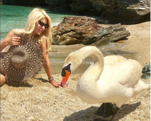 Ελένη Μενεγάκη: Oι φωτογραφίες που την κατηγόρησαν για photoshop…(ΒΙΝΤΕΟ)