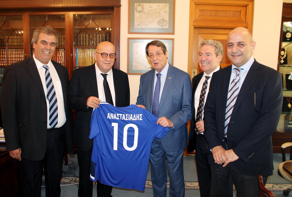 Ο Νίκος Αναστασιάδης απέκτησε δική του φανέλα στην Εθνική Κύπρου (ΦΩΤΟ)