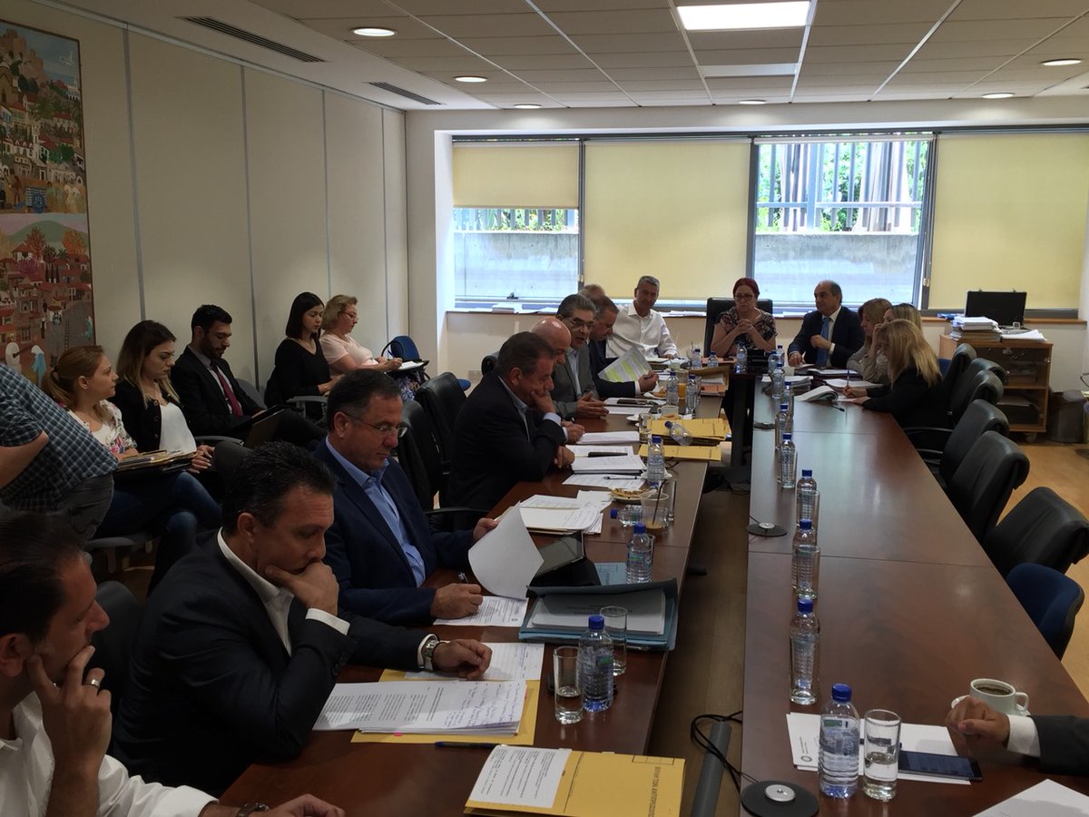 Συμφωνούν στην πλειοψηφία τους τα κόμματα για την 56η έδρα (ΦΩΤΟ)