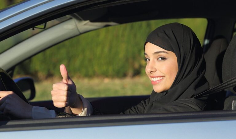 Πρεμιέρα για τις γυναίκες οδηγούς στη Σαουδική Αραβία (ΒΙΝΤΕΟ&ΦΩΤΟ)