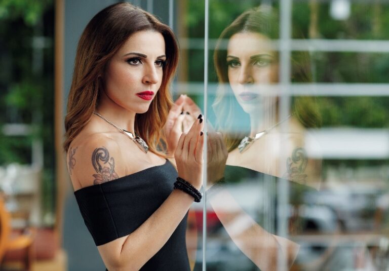 Τρίτο στεφάνι για την Ευριδίκη – Όλες οι λεπτομέρειες του γάμου της