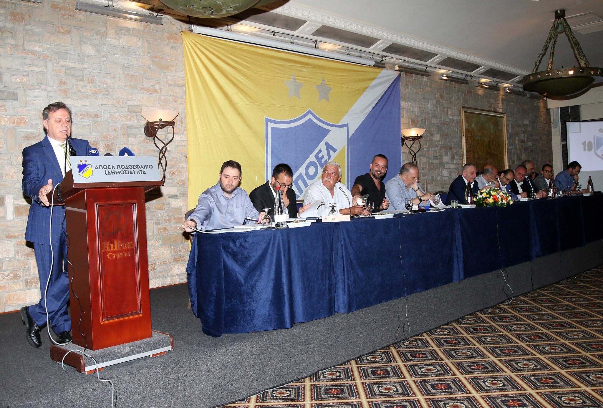 «Ζαλίζουν» οι μισθοί των παικτών του ΑΠΟΕΛ-Πόσα ξοδεύτηκαν σε αποζημιώσεις(ΦΩΤΟ)