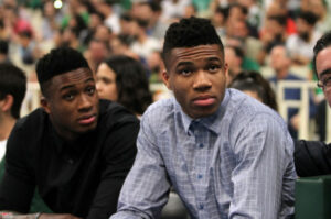 Επίθεση στον Γιάννη Αντεντοκούμπο επειδή υποστήριξε τον αδερφό του (ΦΩΤΟ)