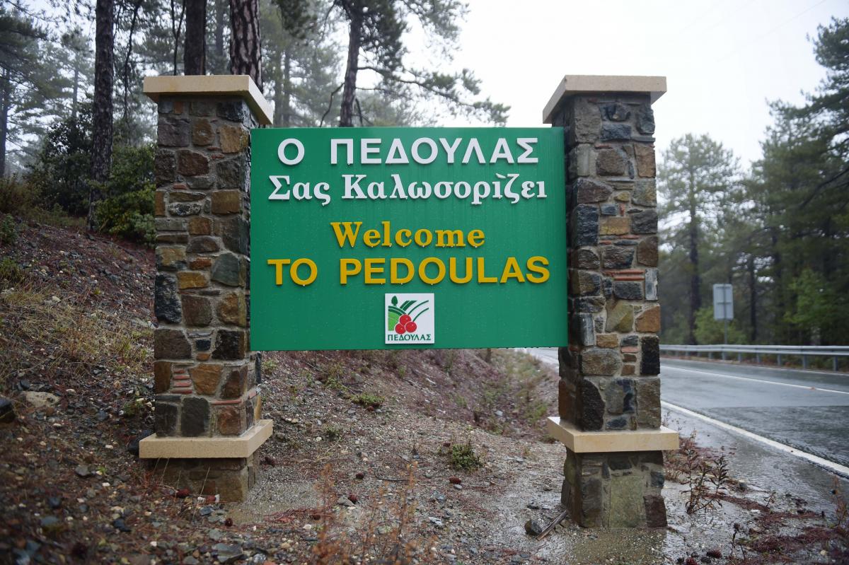 Πυκνή τροχαία κίνηση παρατηρείται στα ορείνα προς Πεδουλά