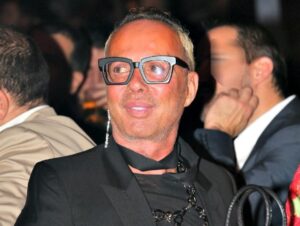 Ο Λάκης Γαβαλάς έκανε τατουάζ σε… όλο το κεφάλι του (ΦΩΤΟ)