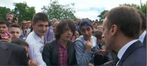 Εμμανουέλ Μακρόν:"Πάρε πτυχίο, βρες δουλειά και μετά κάνε επανάσταση"(ΒΙΝΤΕΟ)