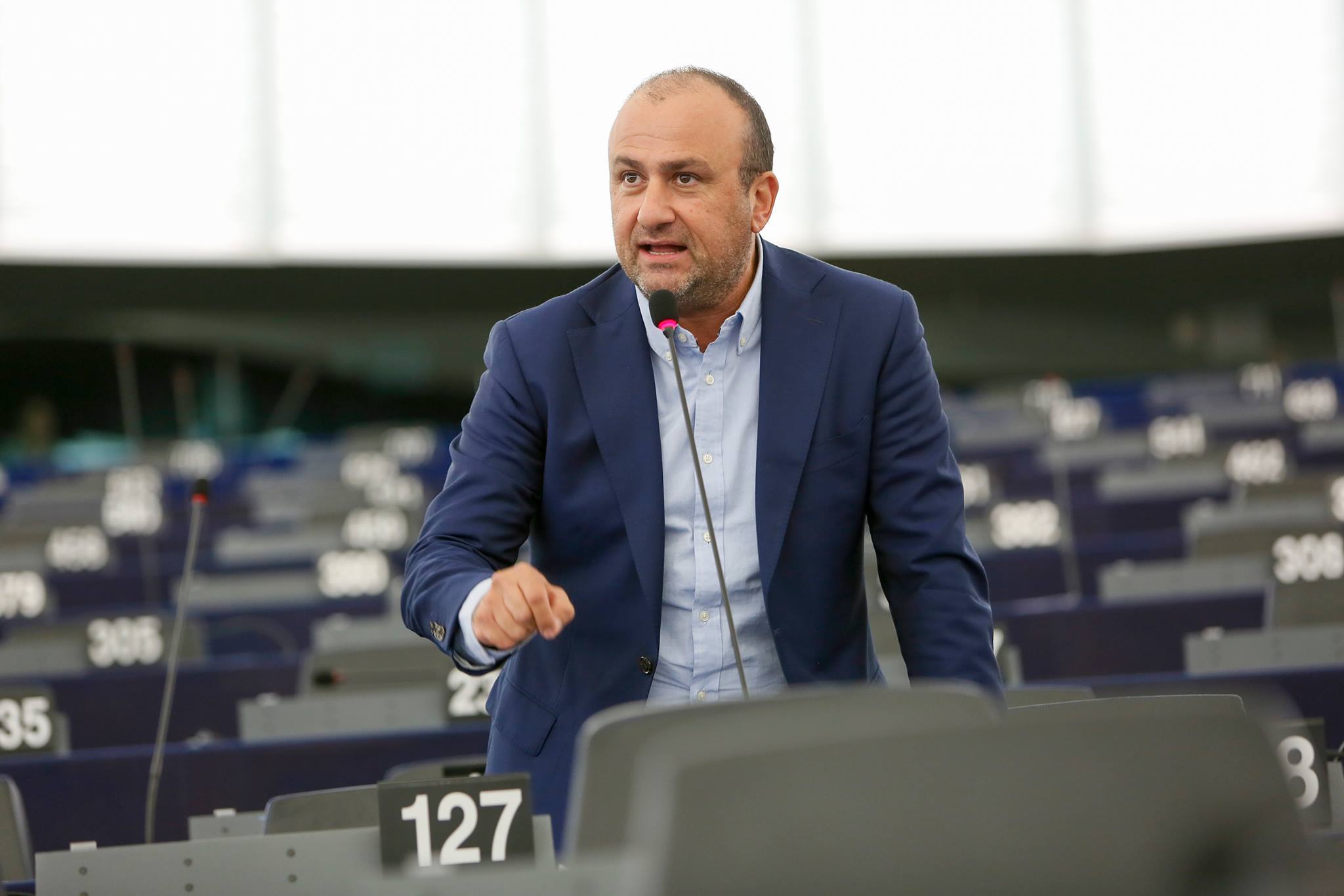 Μέτρα αντιμετώπισης των θανατηφόρων τροχαίων ζητεί ο Παπαδάκης από Κομισιόν