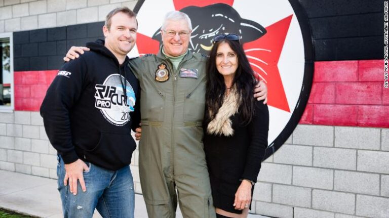 Aφυπηρέτησε ο αρχαιότερος πιλότος μαχητικών στον κόσμο