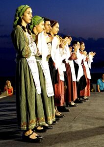 Η Κύπρος,  στο ''5ο Διεθνές Φεστιβάλ Παραδοσιακών Χορών Αιδηψού" (ΦΩΤΟ)