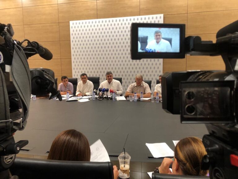 Εκπαιδευτικοί: "Αντιδημοκρατικές και παράνομες" οι νοοτροπίες του Υπ. Παιδείας