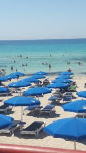 Μητέρα και κόρη κινδύνευσαν να πνιγούν σε παραλία της Αγίας Νάπας