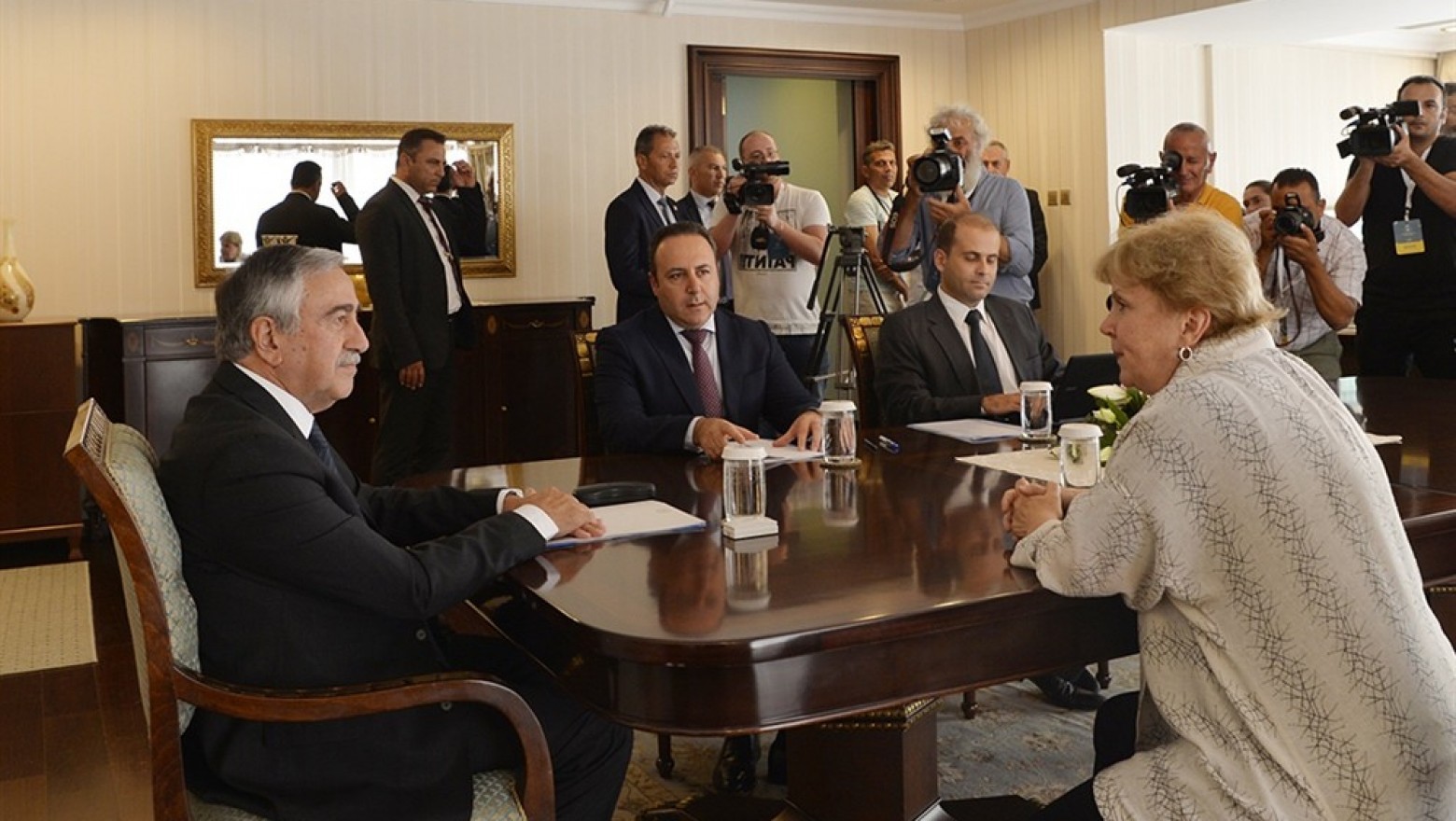 Ακιντζί σε Λουτ: Όχι σε διαδικασία ανοιχτού τέλους