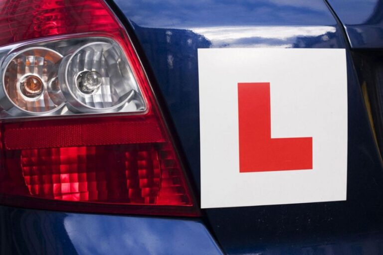 56χρόνος δίδασκε μαθήματα οδήγησης χωρίς άδεια (ΒΙΝΤΕΟ)