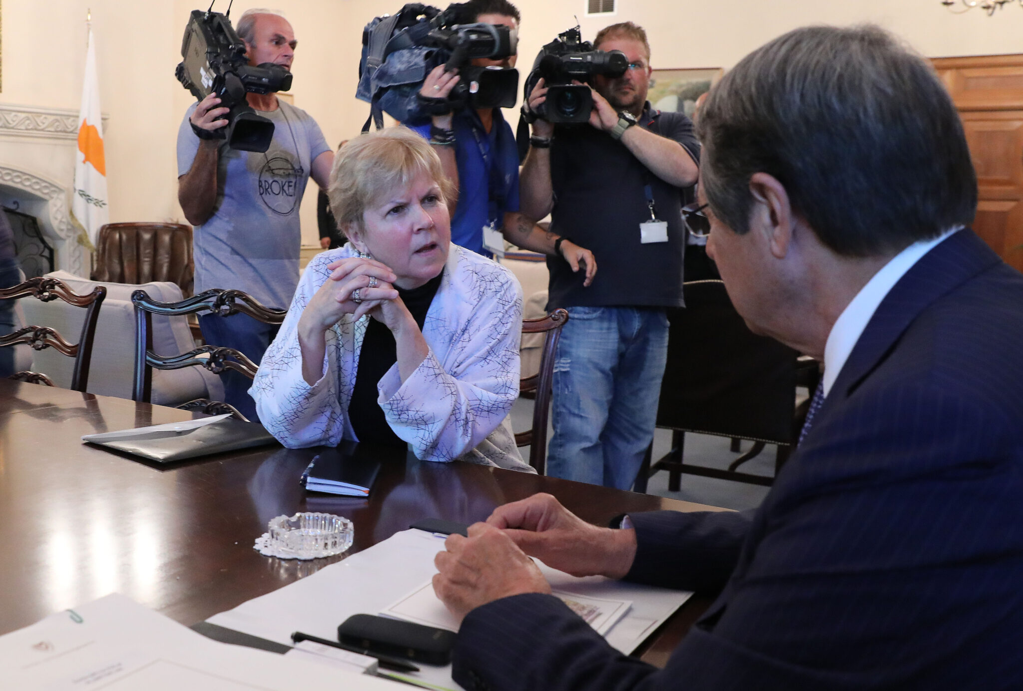 Επαφές Λουτ: Η μάχη των "κόκκινων" γραμμών (ΒΙΝΤΕΟ)