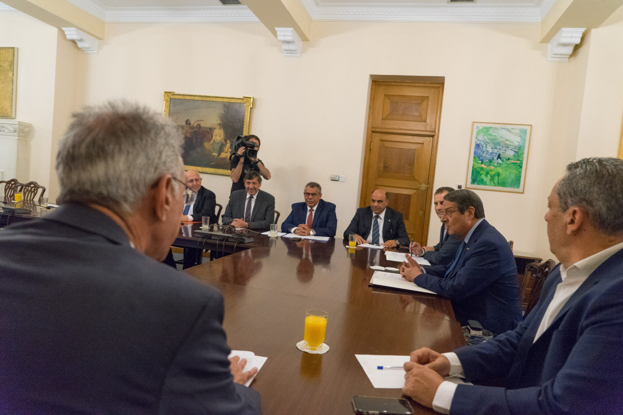 ΚΕΒΕ: Πώληση του Συνεργατισμού, αλλά με οριστική αντιμετώπιση των ΜΕΔ