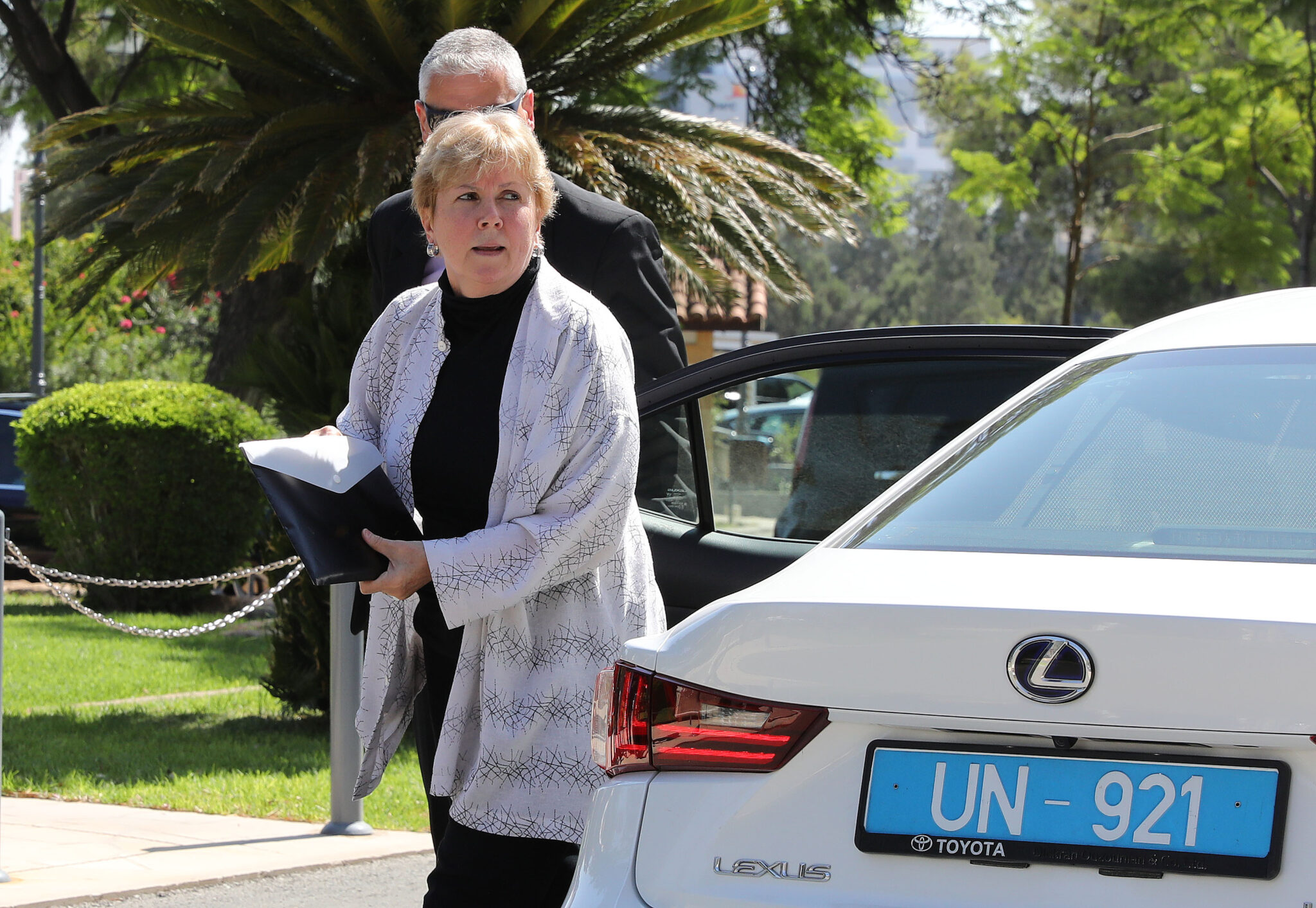 Η Λουτ ως το τελευταίο “όχημα” για διαπραγματεύσεις όπως τις γνωρίζαμε