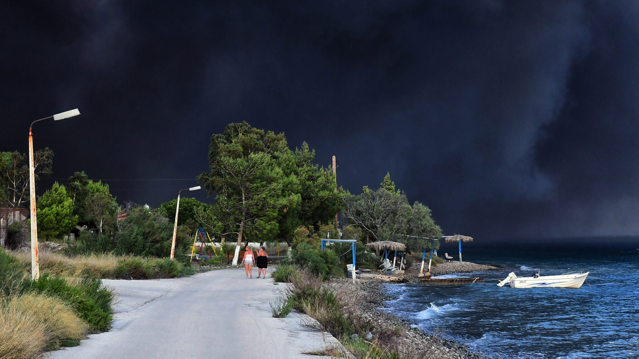 H τεράστια καταστροφή στην Ελλάδα μέσα από εικόνες