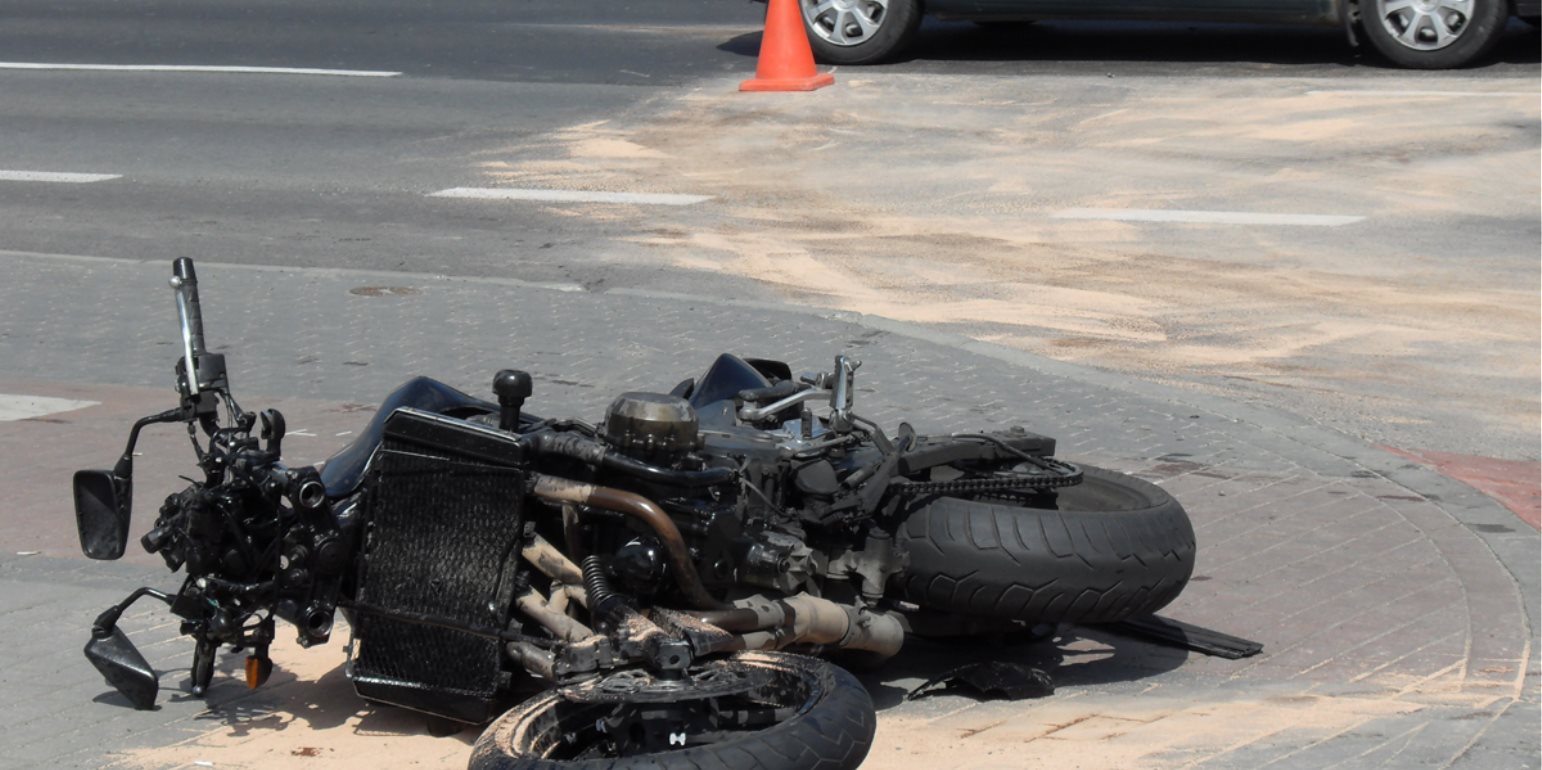 Μάχη για την ζωή δίνει 40χρονος μοτοσικλετιστής, μετά από τροχαίο (ΒΙΝΤΕΟ)