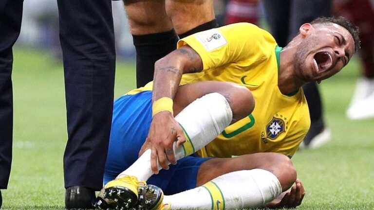 Ο Μαραντόνα κράζει τον Νειμάρ για τις… βουτιές