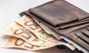 Καζίνο Λεμεσού: Έκλεψαν πορτοφόλι 68χρονου που περιείχε 9 χιλιάδες ευρώ