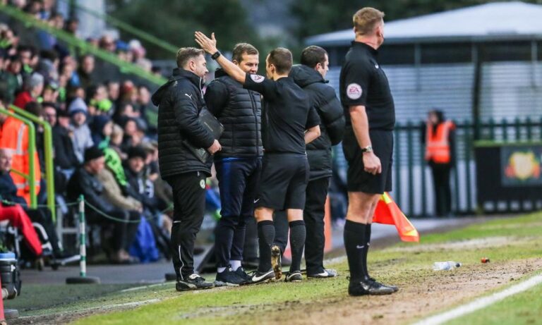 Στην Αγγλία θα βγαίνουν κάρτες και… στους προπονητές