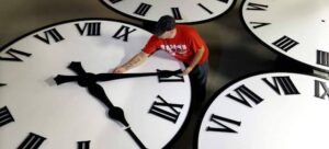 Σε εξέλιξη η ψηφοφορία για την κατάργηση ή μη της θερινής ώρας – Ψήφισε και εσύ!