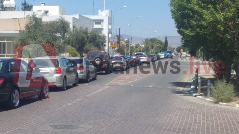 "Έμφραγμα" στο οδόφραγμα Αγίου Δομετίου για ένα λίτρο βενζίνης (ΒΙΝΤΕΟ&ΦΩΤΟ)