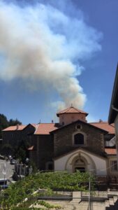 Πυρκαγιά κοντά σε σπίτια στο χωριό Μηλικούρι (ΦΩΤΟ&ΒΙΝΤΕΟ)