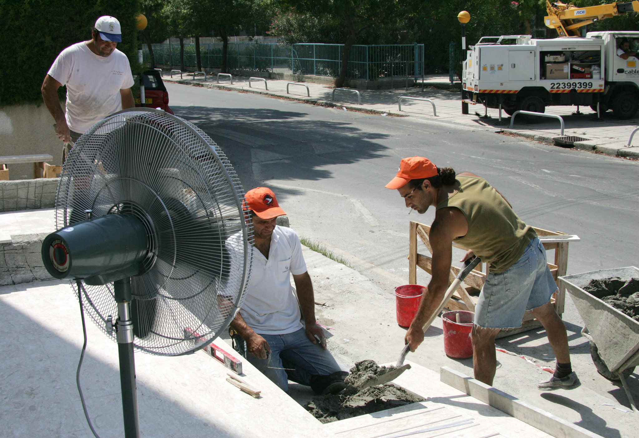 Προστατευτείτε από τον καύσωνα και τις ψηλές θερμοκρασίες που πλήττουν την Κύπρο