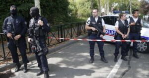 Γαλλία: Φώναζε "Αλλάχ" και σκότωσε τη μητέρα και την αδελφή του