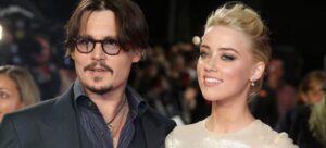 Τζόνι Ντεπ: Κατηγορεί την πρώην του ότι… αφόδευσε στο κρεβάτι του