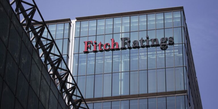 Fitch: Αναβάθμισε την πιστοληπτική ικανότητα της Ελλάδας στην βαθμίδα ΒΒ-