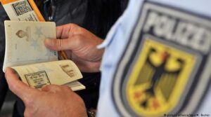 Κομισιόν: Από "κόσκινο" η χορήγηση βίζας σε μη Ευρωπαίους πολίτες (ΒΙΝΤΕΟ)