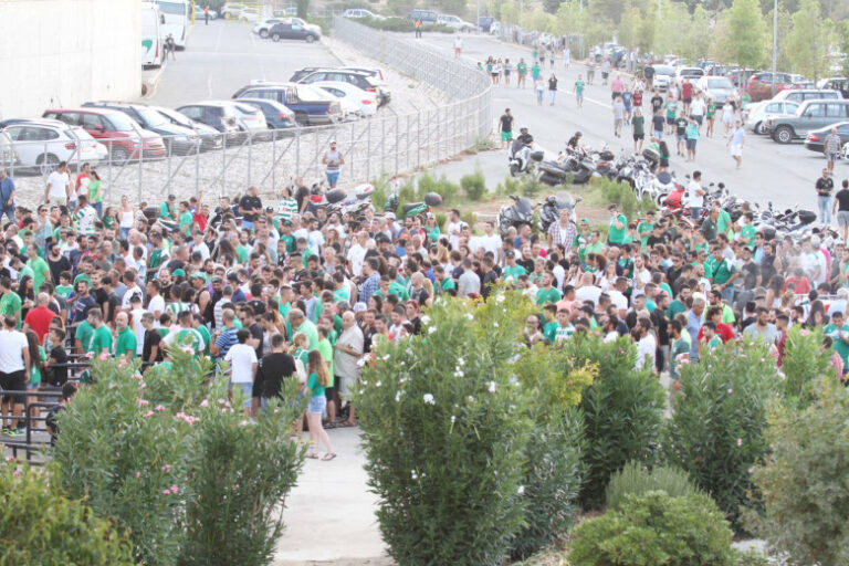 Με επίκεντρο τον κόσμο της ομάδας η παρακάμερα του Ομόνοια-ΠΑΟ (ΒΙΝΤΕΟ)