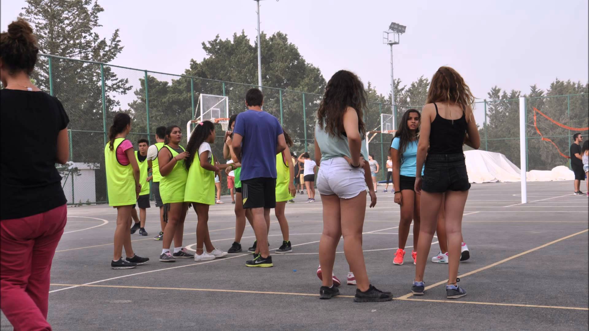 Βρισιές και απειλές κατά Τ/κ μαθητών σε κατασκήνωση στην Τουρκία (BINTEO)