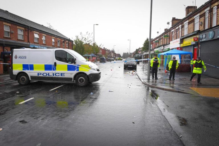 "Επικίνδυνη" χαρακτηρίζει η Αστυνομία την ένοπλη επίθεση στο Mάντσεστερ