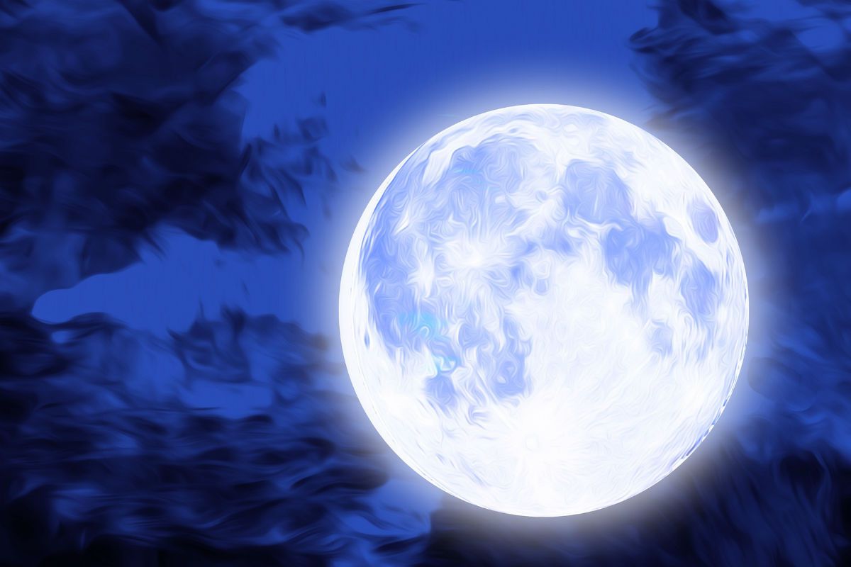 Ο Αύγουστος "μας αποχαιρετά" με μία πανέμορφη πανσέληνο (ΒΙΝΤΕΟ)