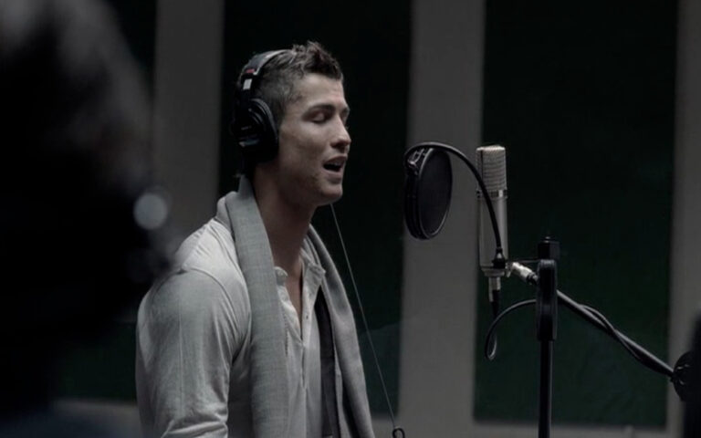 Κριστιάνο Ρονάλντο: Καλύτερα να σκοράρει παρά να… τραγουδά! (ΒΙΝΤΕΟ)